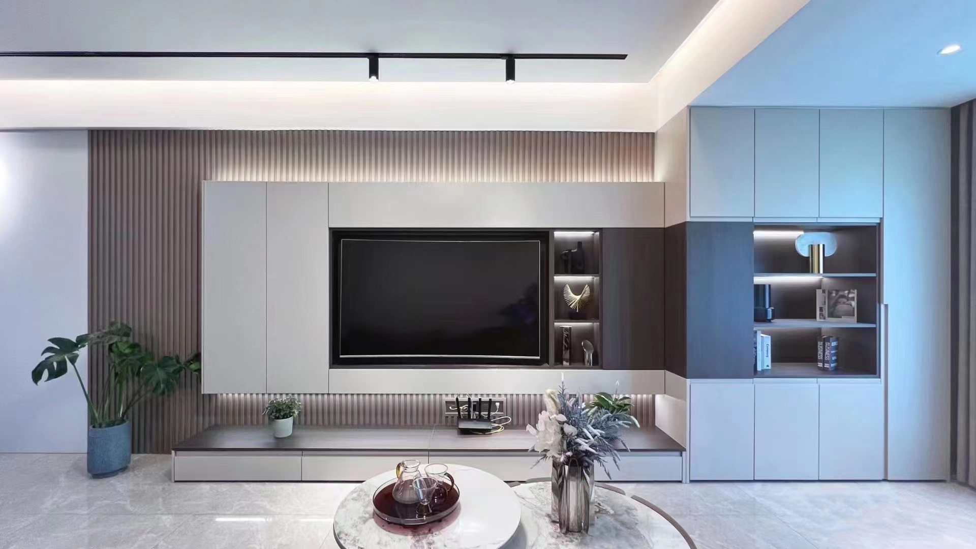 現(xiàn)代簡約格調(diào)雅居內(nèi)斂與時(shí)尚的交融