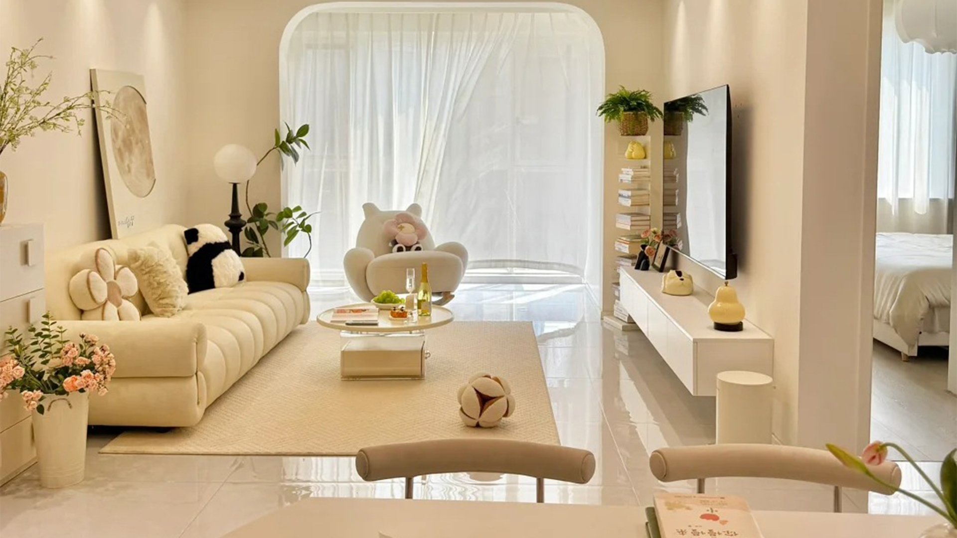 奶油風(fēng)溫馨米白 柔軟材質(zhì)的治愈空間